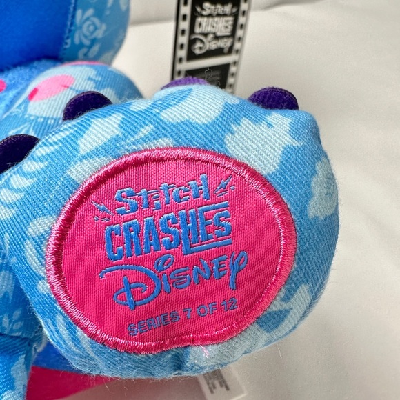 NWT - Limited Edition Stitch Crashes Disney Sleeping Beauty (7/12) - Picture 4 of 6